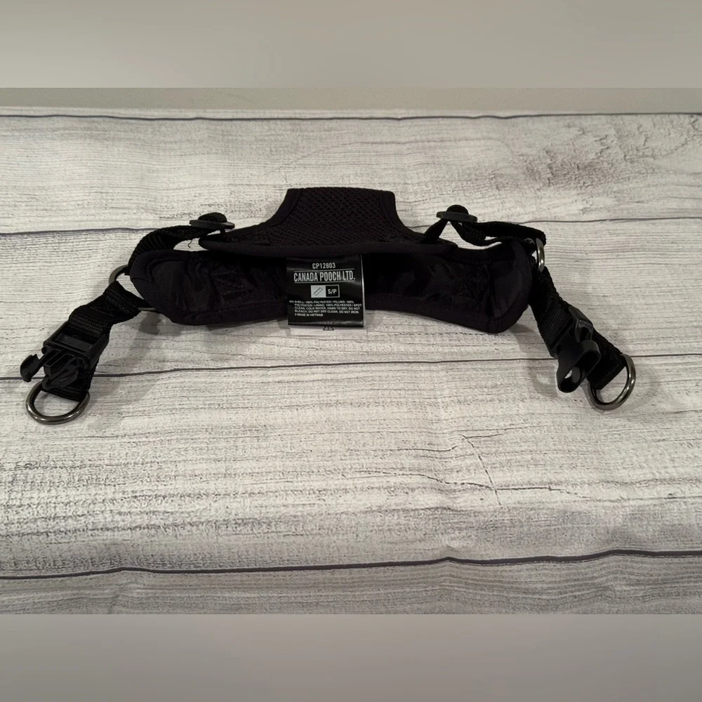 CANADA POOCH LTD Black Mesh Dog Harness/size SP